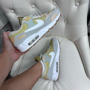 Nike Women’s Air Max 90 Futura Sizes 10/New.